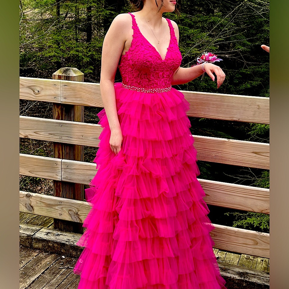 Prom dress from Henri’s color: fuchsia, worn once good condition,